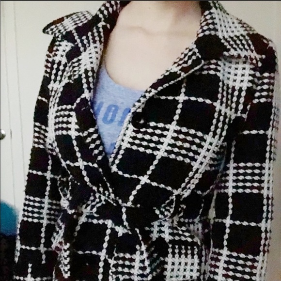 Black and white belted jacket - Picture 4 of 5